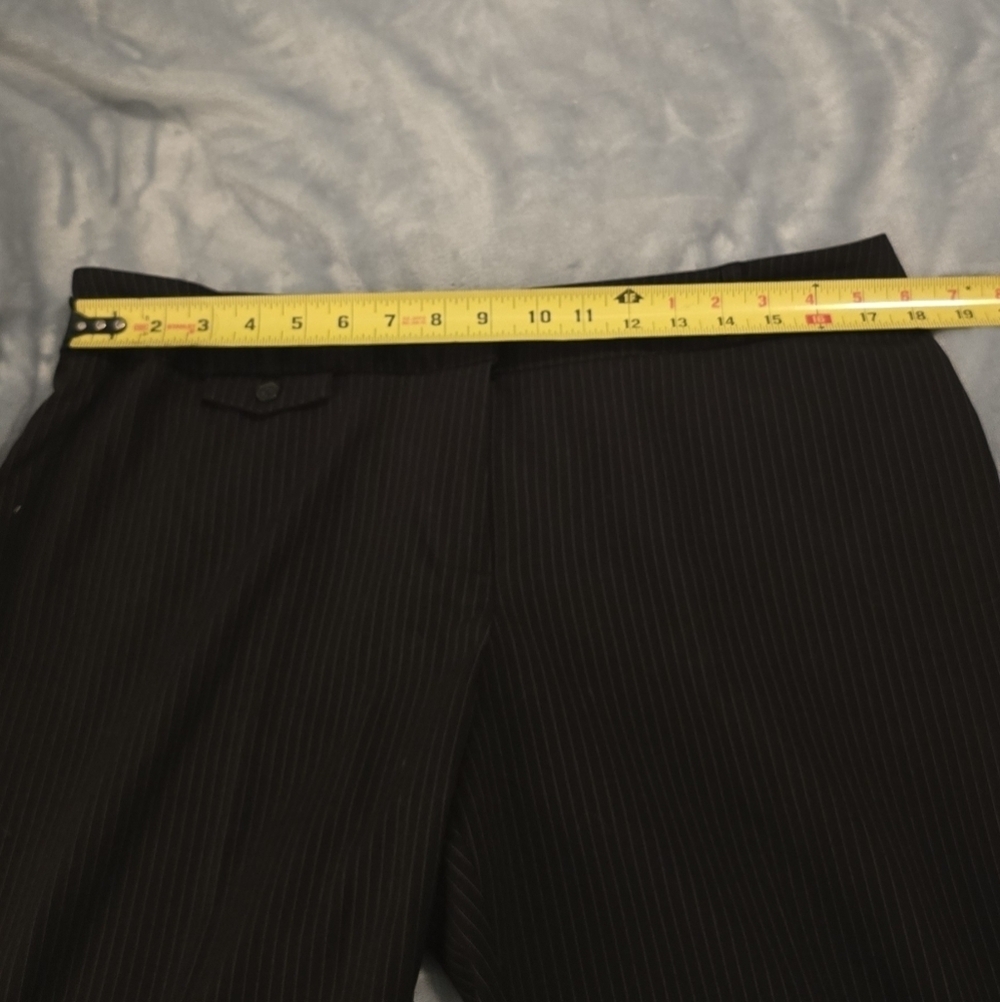 New York Company Women's Black Cropped Cuffed Dress Pants, Size 14 (1028) - Picture 8 of 10